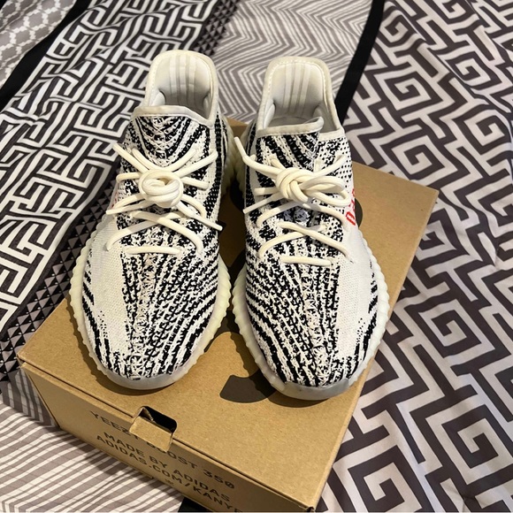Yeezy boost 350 V2 100% authentic - Picture 6 of 6